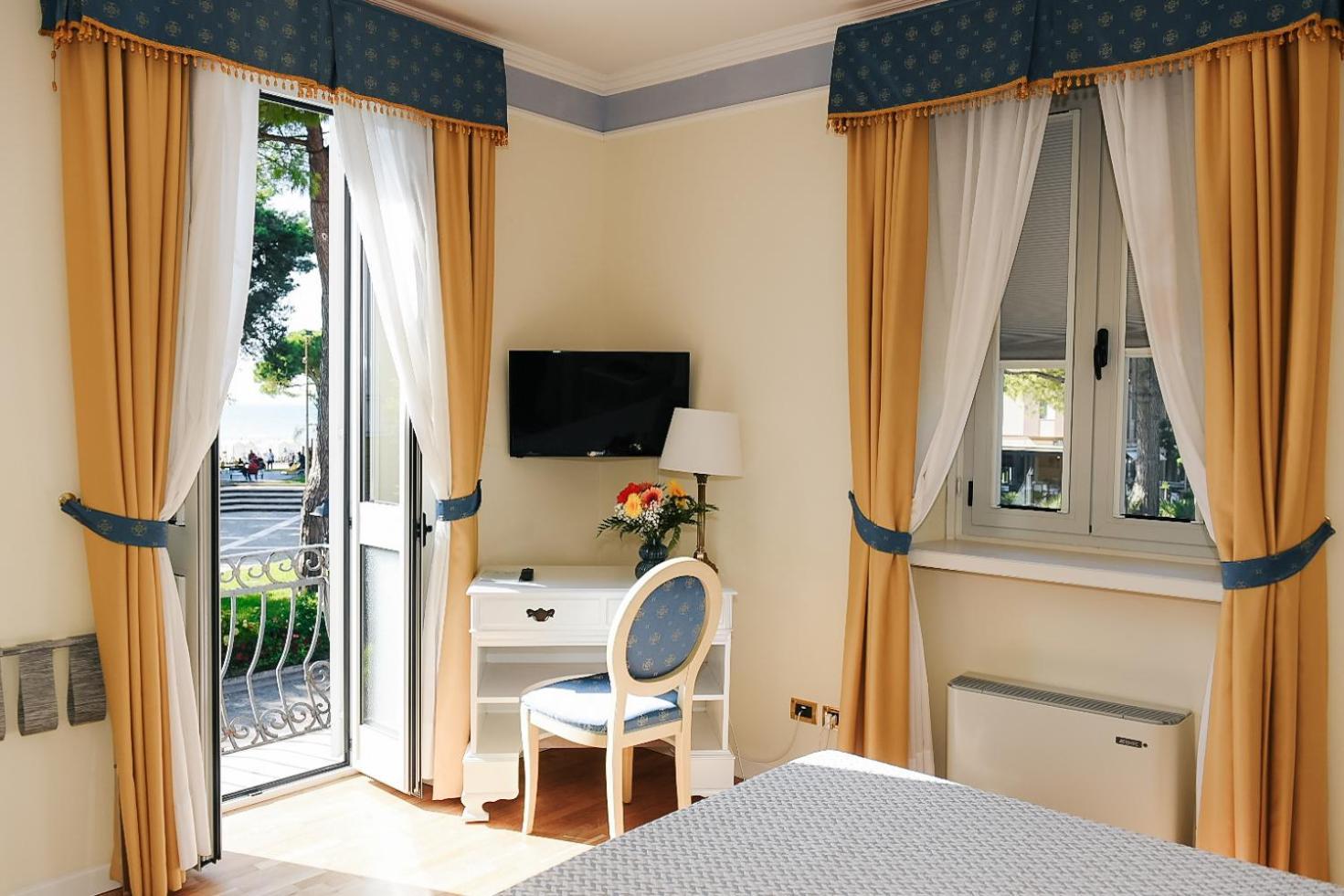 Double or Twin Room Balcony